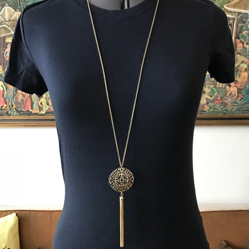 Long chain gold boho chic pendant with tassel